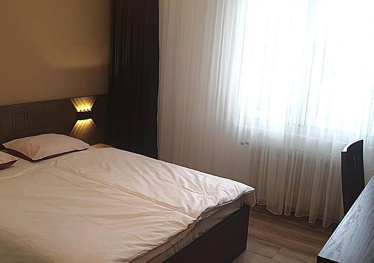 Motel Des Fleurs Servion Eksteriør bilde