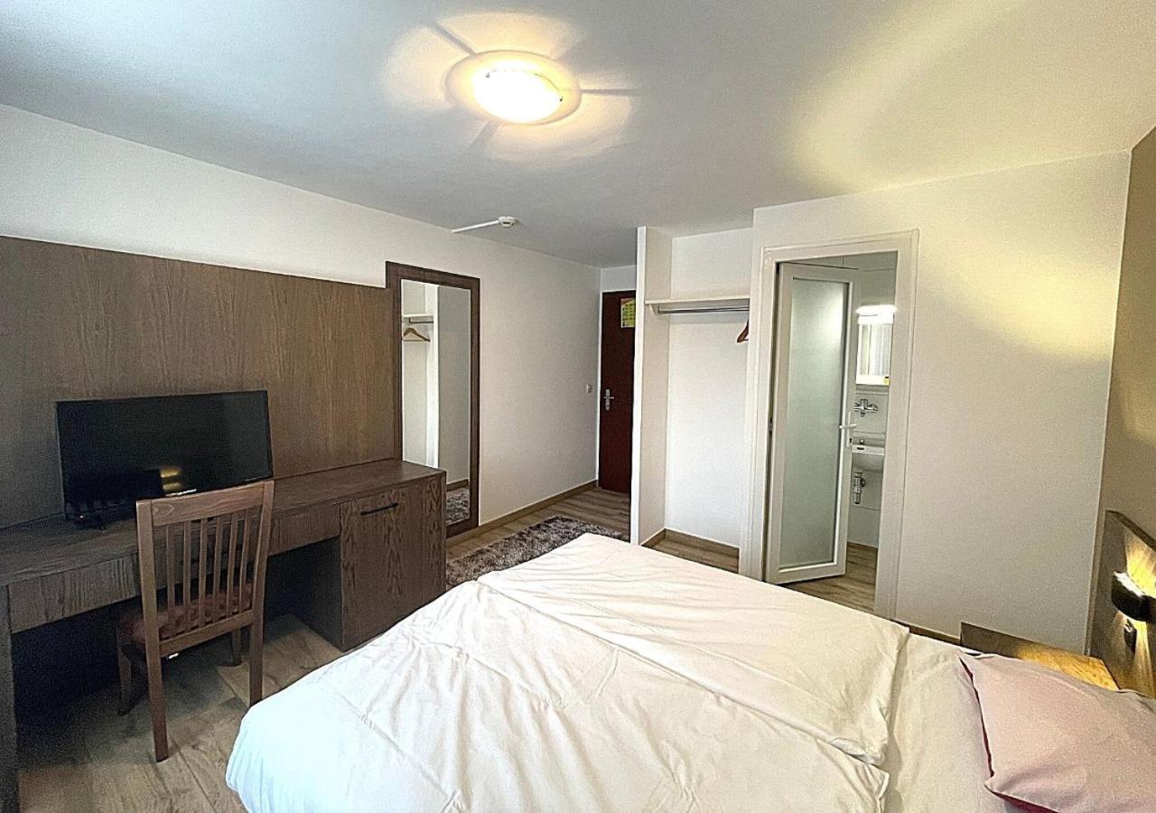 Motel Des Fleurs Servion Eksteriør bilde